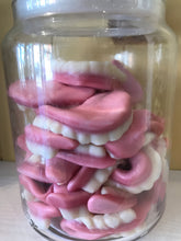 Load image into Gallery viewer, Dentures